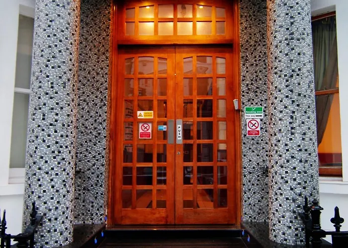 Resort: Westbury Hotel