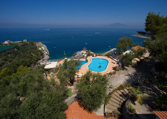 Albergo economico: Villaggio Villa Lubrense