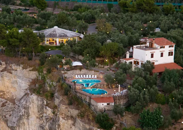 Albergo economico: Villaggio Villa Lubrense