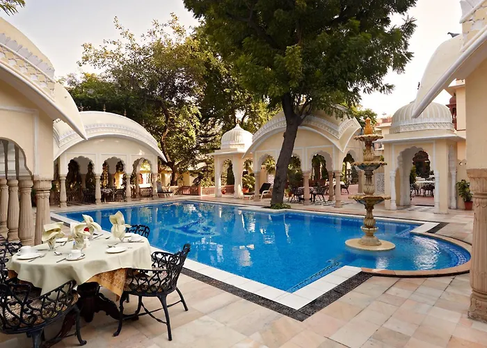 Family Hotel: Alsisar Haveli - Heritage Hotel