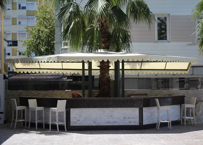 City Live Hotel