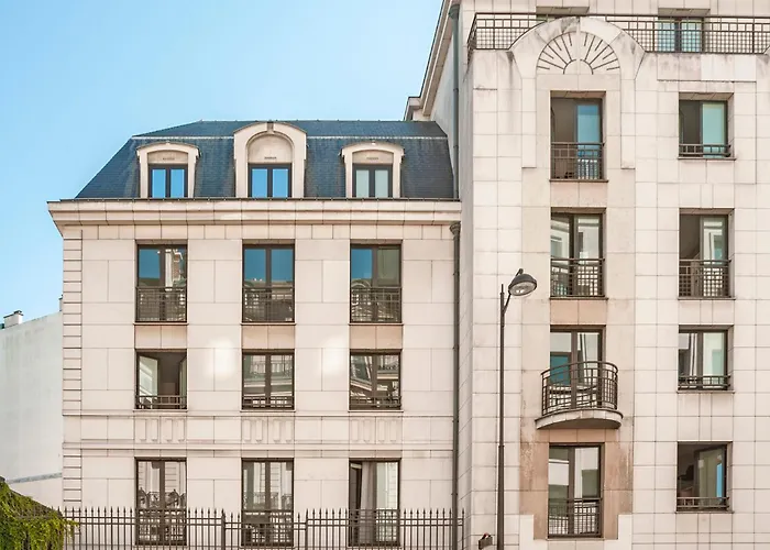 Lodge: Adveniat Paris