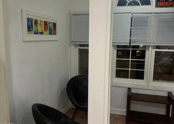 Guests house Hollywood Rentals Llc
