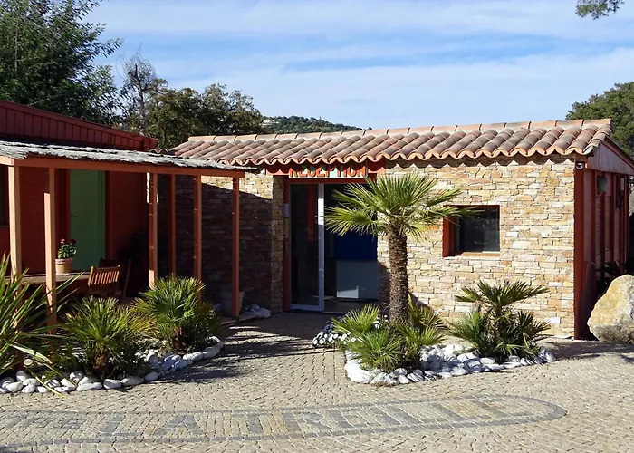 Hôtel accueillant les animaux: Camping de la Treille