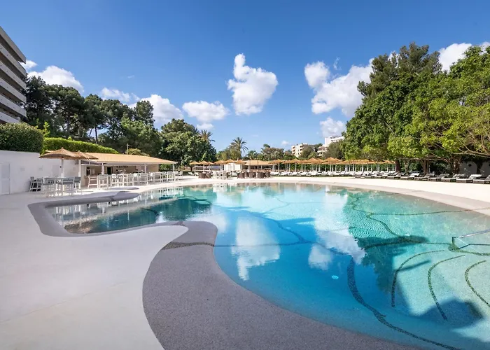Hot Tub in Room Salles s Marina Portals