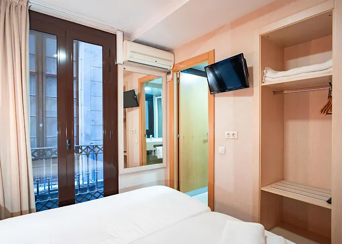 Hotel: Hostal Fina
