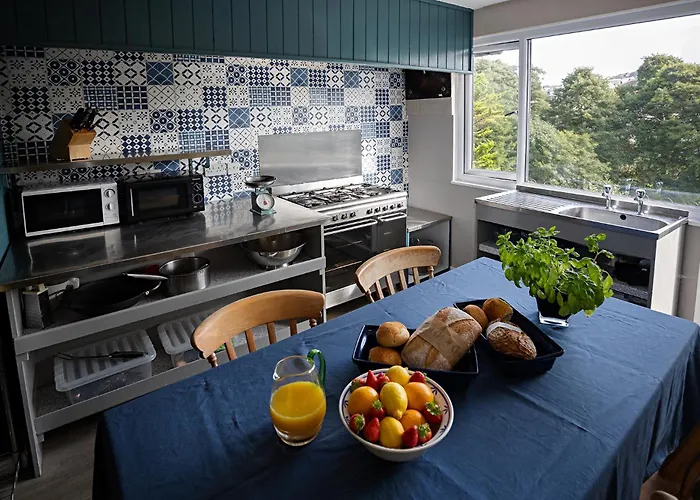 The Elmfield, 8 Bed Villa With Heated Indoor Swimming Pool And Cocktail Bar