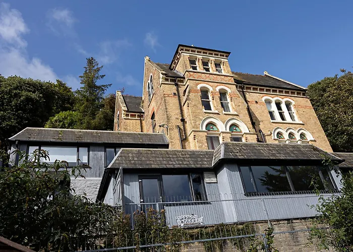The Elmfield, 8 Bed Villa With Heated Indoor Swimming Pool And Cocktail Bar