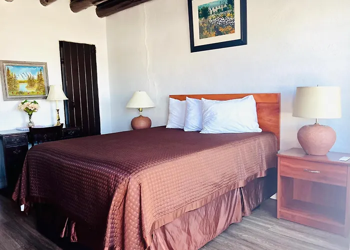 Сity center hotels Cottonwood Court