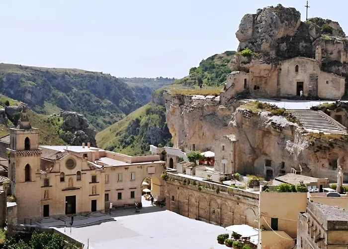 Resort: Cave Rooms Sassi
