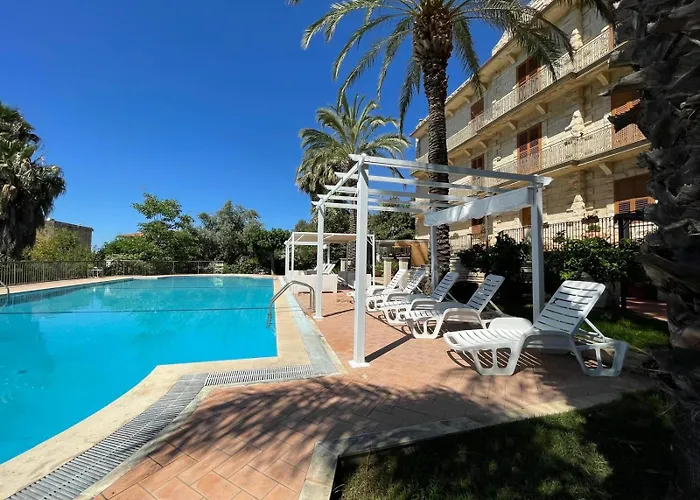 Alta Lux Villa Stone Homeholiday