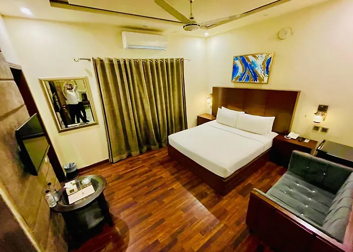 Shelton'S Rezidor Hotel Gulberg Lahore