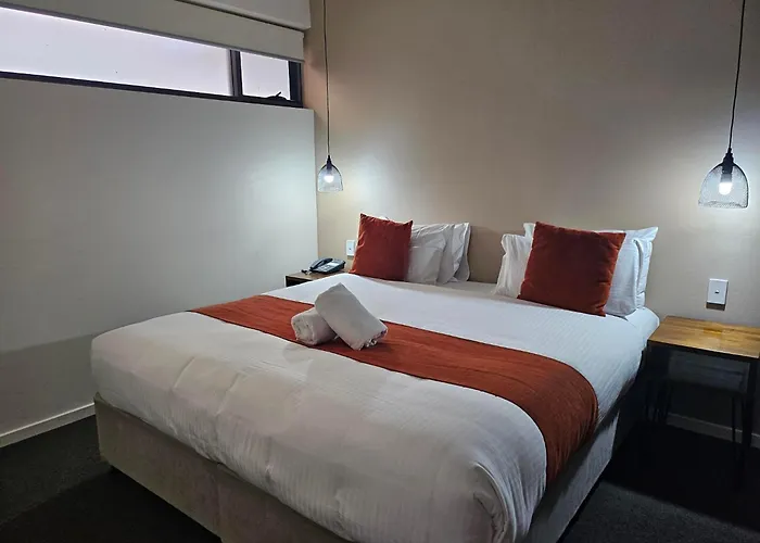 Central hotel: Altitude On Montville