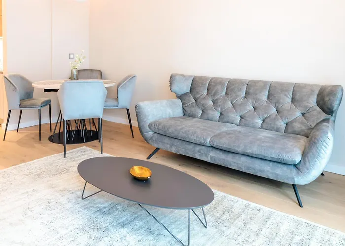 Emerald Downtown Luxury Suites By Continental Group