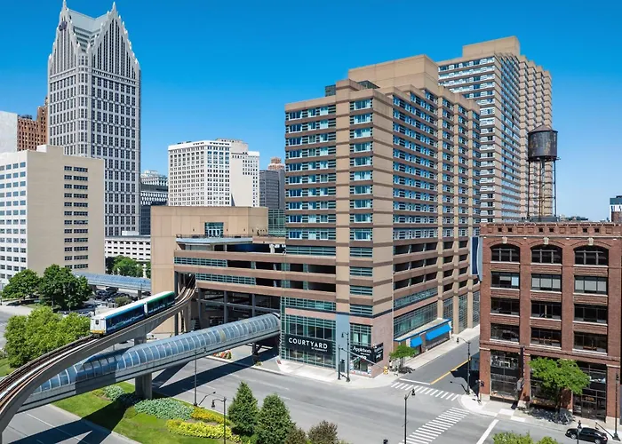 Courtyard By Marriott Downtown