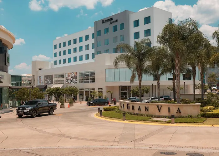 Hotels with a view Fairfield By Marriott San Salvador