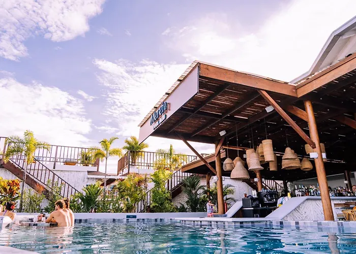Hoteles con Jacuzzi Tropical Suites