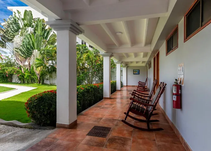 Laguna Resort & Beach Club