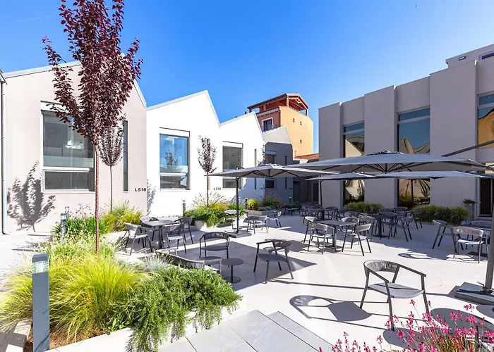 Casa de huéspedes: Rh Lifestyle Rooms & Suites