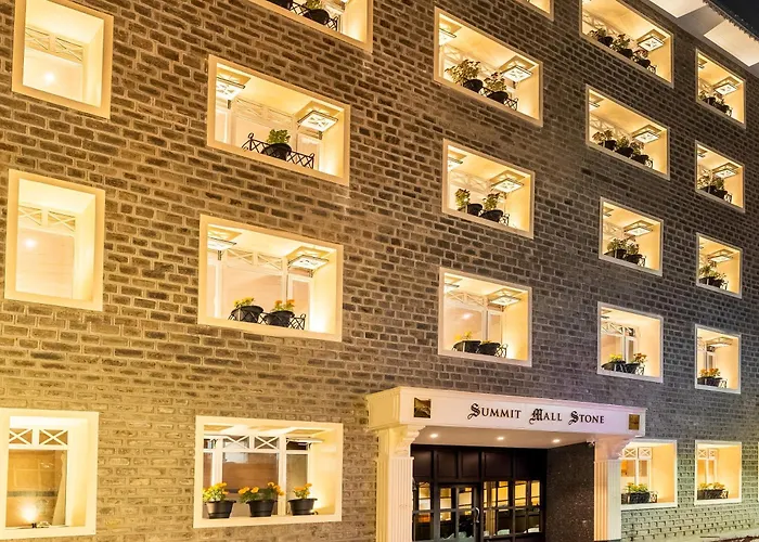 Summit Mall Stone Hotel At Mall Road