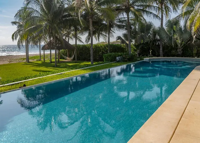 Albergue Casa Mona - Beachfront Luxury - Verified Listing
