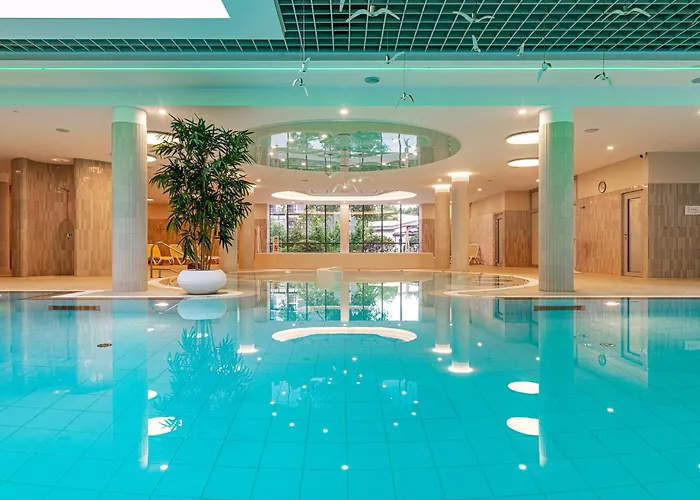 Hotels with tennis Mineral Spa Draugyste