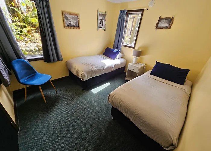 Chateau Backpackers & Motels