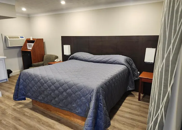 Fairway Inn & Suites