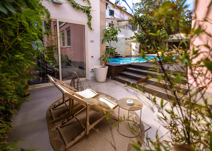 Hot Tub in Room Villa Olimpia