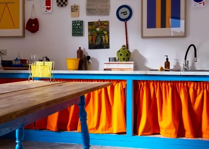 Hektor - Farm, Arts & Suites