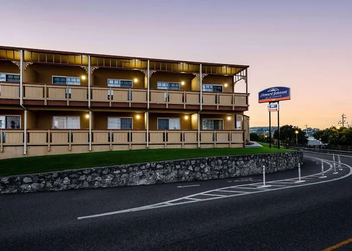 Howard Johnson By Wyndham