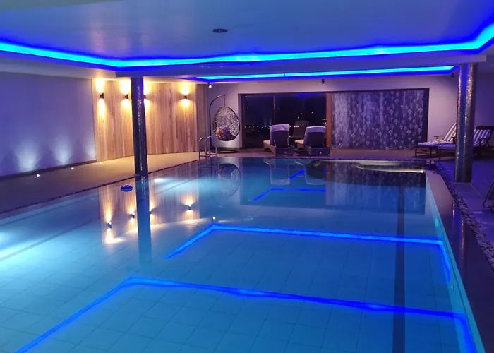 Luxury hotel only: Fab View (Adults Only)