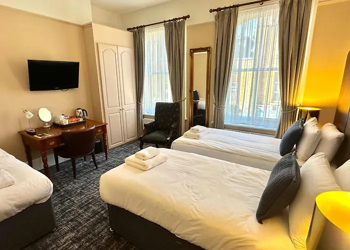  Red Cow - Guest House