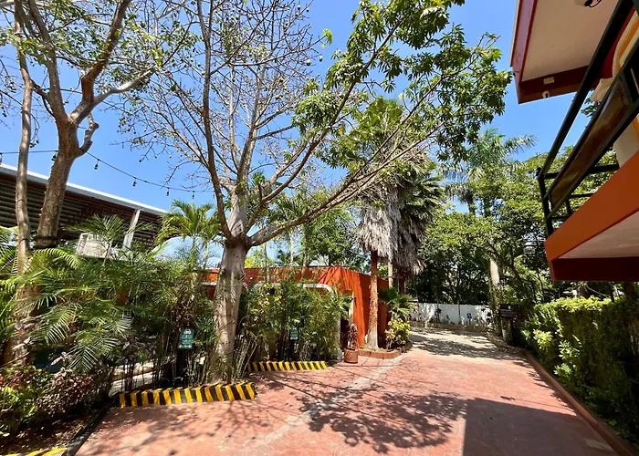  El Zaguán Colonial By Guru
