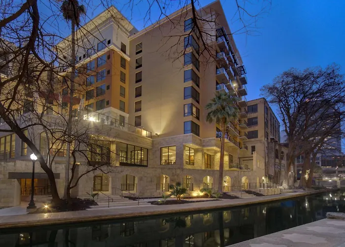 Hampton Inn & Suites On The Riverwalk