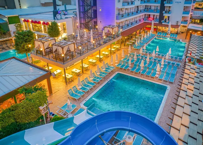 Ping Pong hotel: Club Big Blue Suit Hotel
