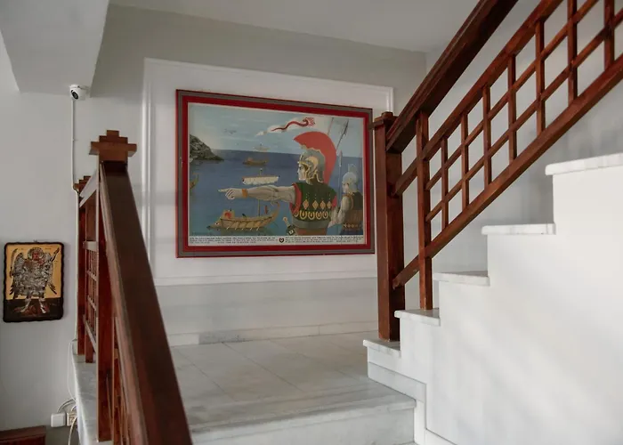 Central hotel: Nireus Hotel
