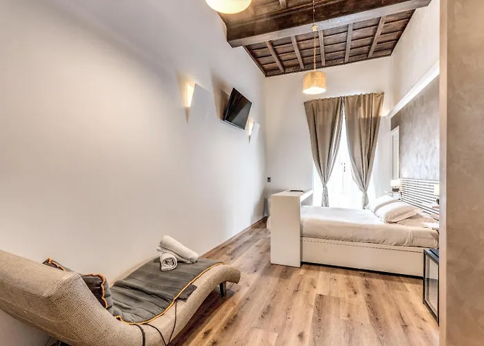 Hotel Jacuzzi: Magenta Pantheon Navona