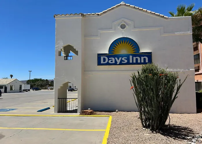 Dog friendly hotels Days Inn By Wyndham Kingman West
