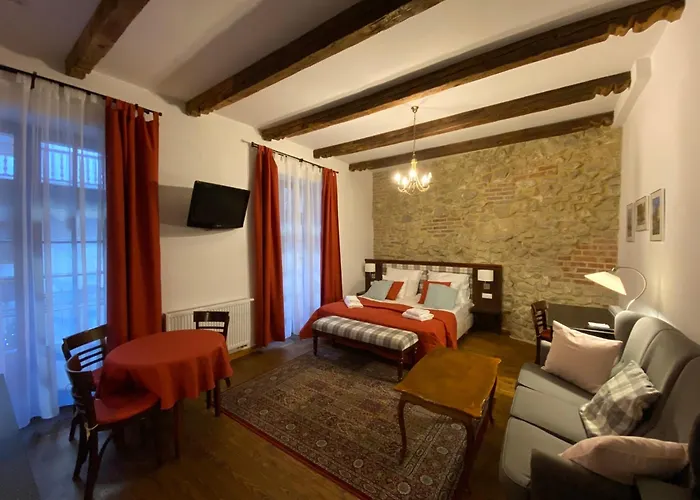 Golebia 8 Residence