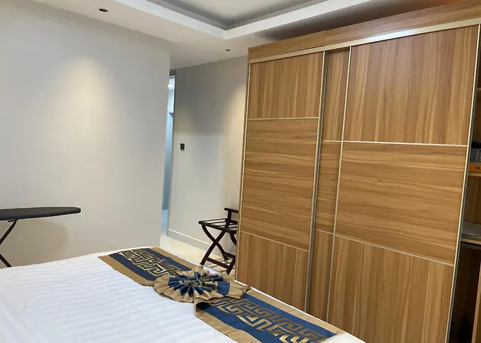 Step Apart Hotel