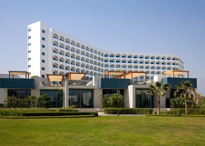 Beach hotel: Dusit Ajman Resort & Villas