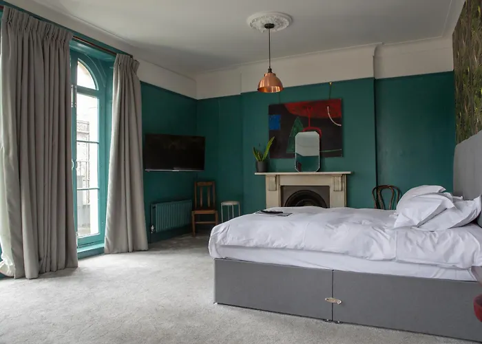 Crown Rooms