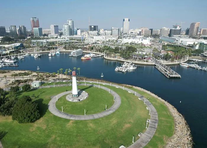Pet Friendly hotel: Lumea By The Sea Long Beach Convention Center