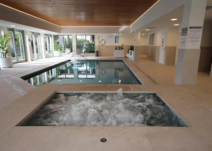 Ping pong hotels Cumberland Lorne Resort