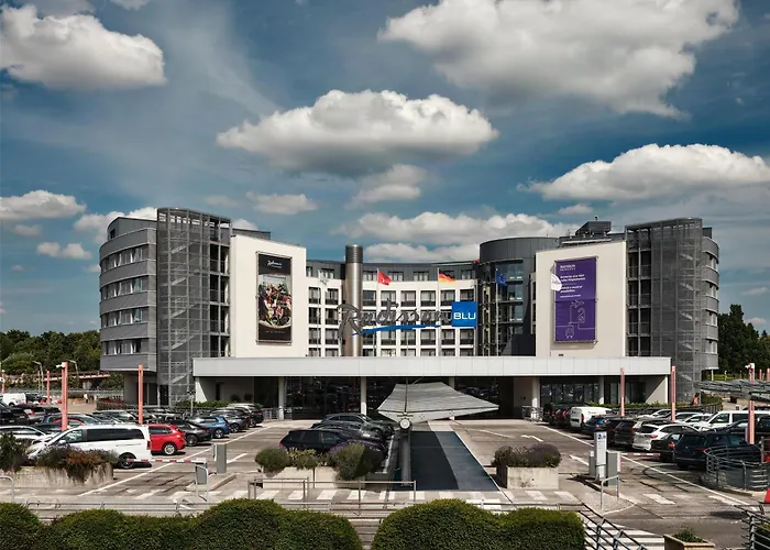 Radisson Blu , Airport