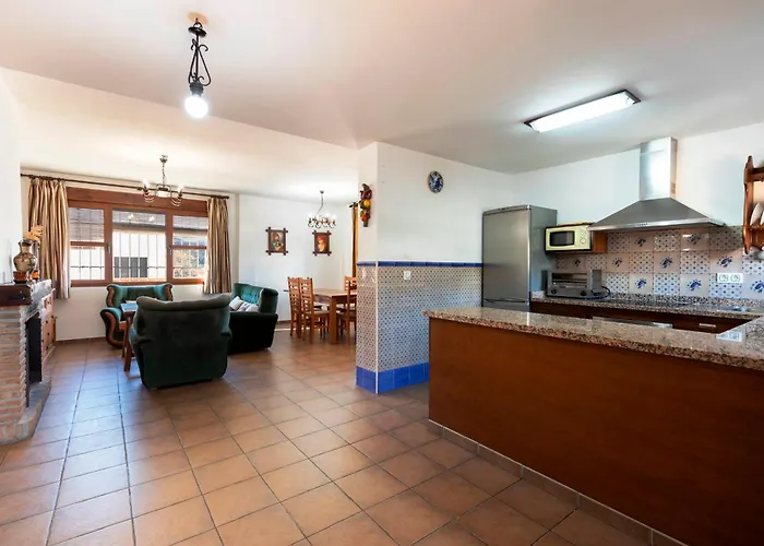 Hostal y Apartamento Rural Los Naranjos