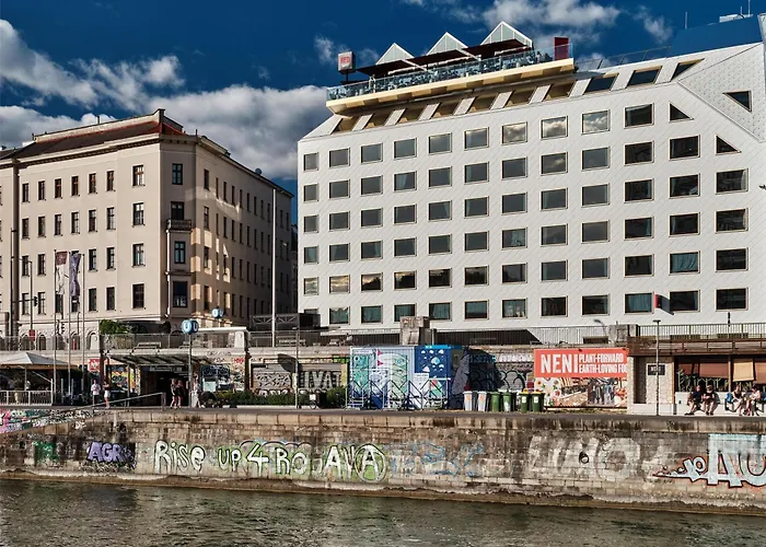 Pet Friendly hotel: Radisson Red Hotel, Vienna