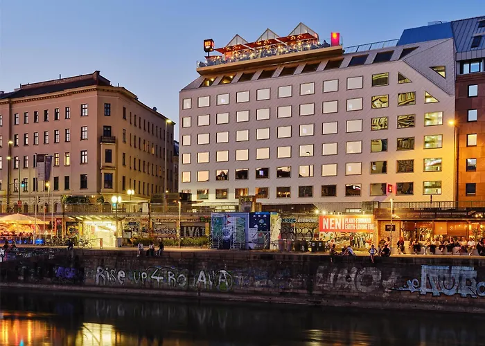 Pet Friendly hotel: Radisson Red Hotel, Vienna