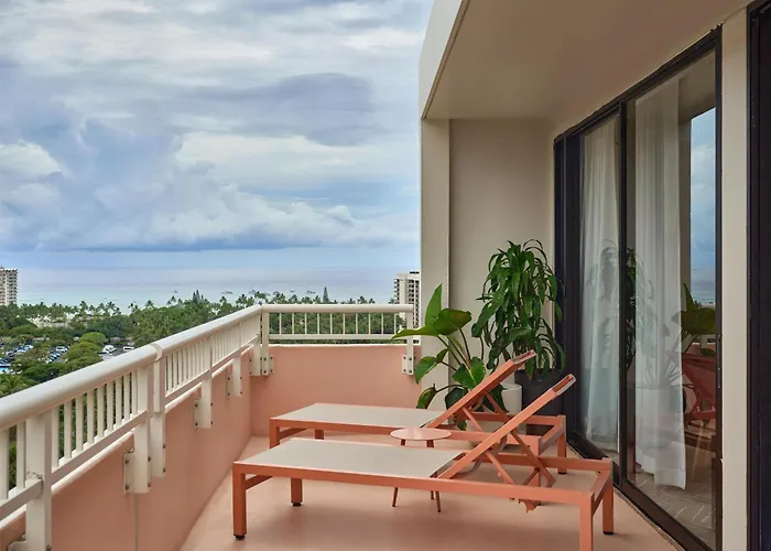 The Ambassador Hotel Of Waikiki, Tapestry Collection By Hilton